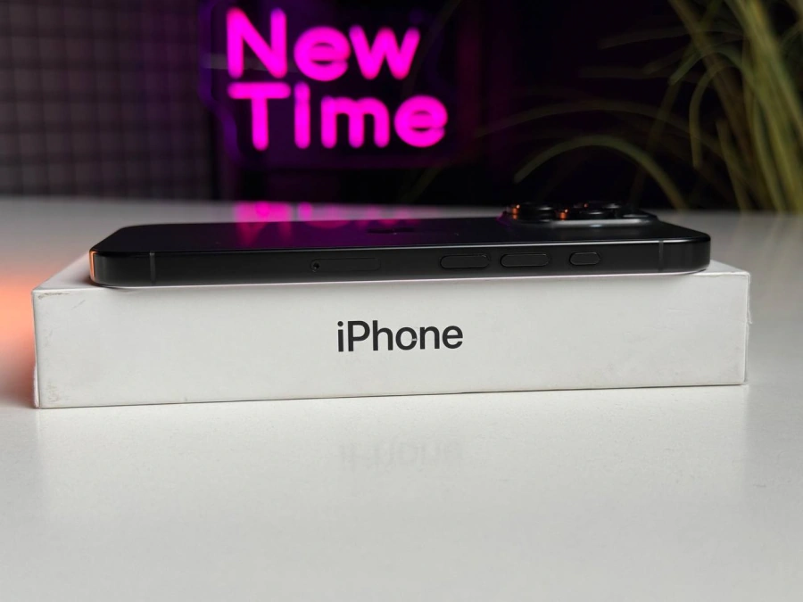 ВЖИВАНИЙ Apple iPhone 16 Pro 256GB Black Titanium (MYNH3) - Стан: ідеальний | Акумулятор: 100% | Комплектація: повний | Гарантія: 3 міс.