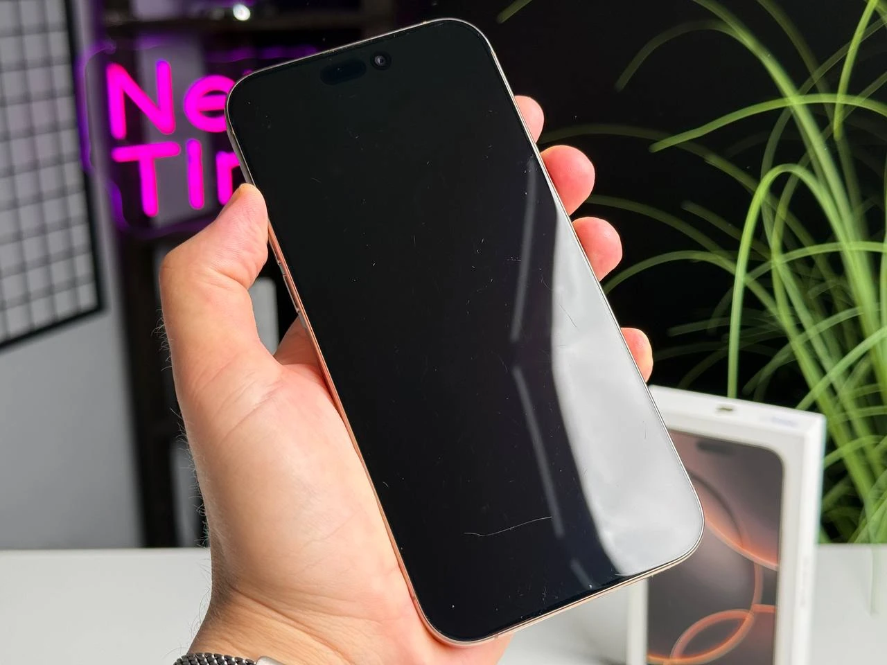 ВЖИВАНИЙ Apple iPhone 16 Pro Max 1TB Desert Titanium (MYX63) - Стан: гарний | Акумулятор: 92% | Комплектація: повний | Гарантія: 3 міс.