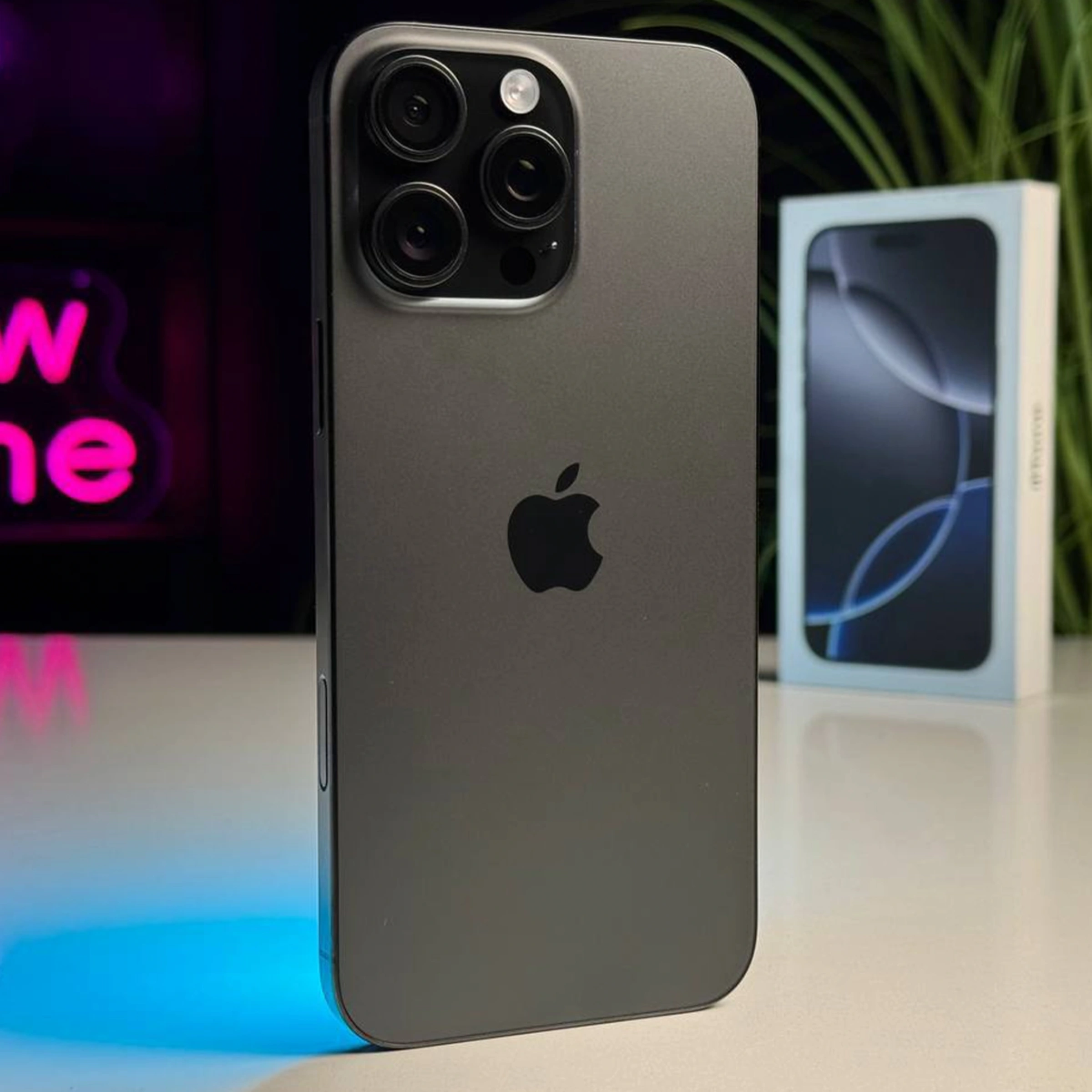 ВЖИВАНИЙ Apple iPhone 16 Pro Max 256GB Black Titanium (MYWV3) - Стан: гарний | Акумулятор: 100% | Комплектація: повний | Гарантія: 3 міс. ВЖИВАНИЙ Apple iPhone 16 Pro Max 256GB Black Titanium (MYWV3) - Стан: гарний | Акумулятор: 100% | Комплектація: повний | Гарантія: 3 міс.