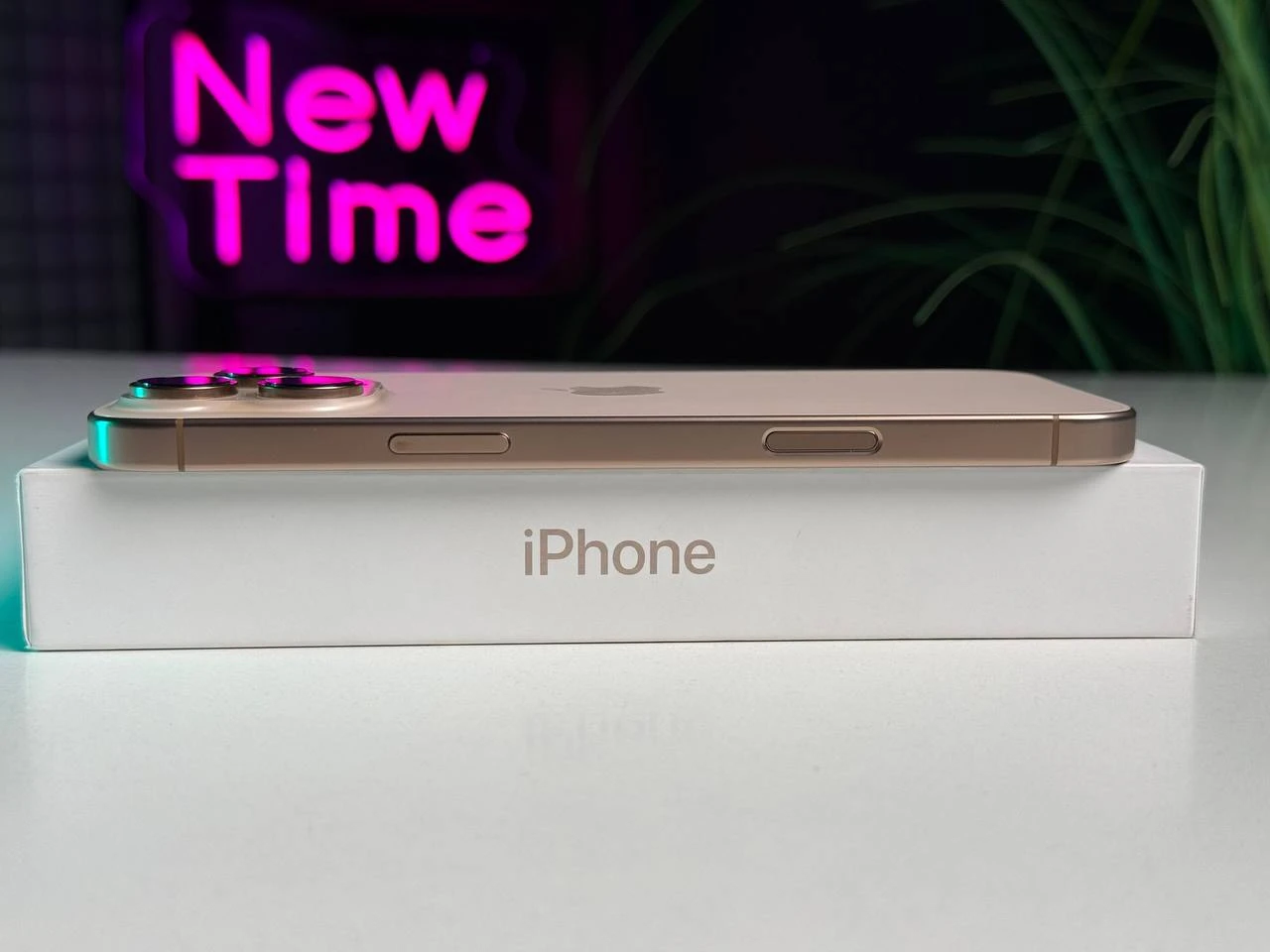 ВЖИВАНИЙ Apple iPhone 16 Pro Max 512GB eSim Desert Titanium (MYW93) - Стан: ідеальний | Акумулятор: 93% | Комплектація: повний | Гарантія: 3 міс.