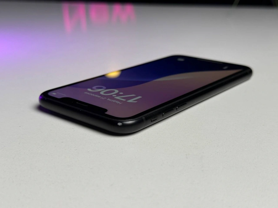 Б/У Apple iPhone XR 64GB Black (MRY42) | Состояние: хороший | Аккумулятор: 100% (уведомление о замене) | Гарантия: 1 месяц | Комплект: iPhone, кабель