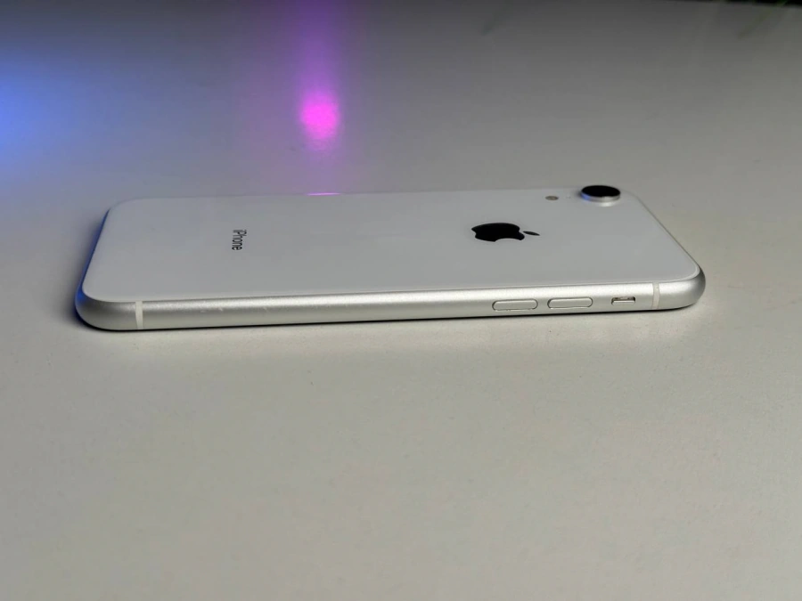 Б/У Apple iPhone XR 64GB White (MRY52) | Состояние: хорошее | Аккумулятор: 87% | Гарантия: 1 месяц | Комплект: кабель