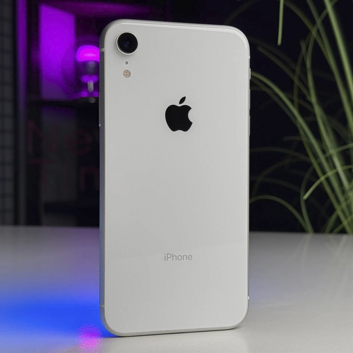 ВЖИВАНИЙ Apple iPhone XR 64GB White (MRY52) | Стан: гарний | Акумулятор: 87% | Гарантія: 1 місяць | Комплект: кабель