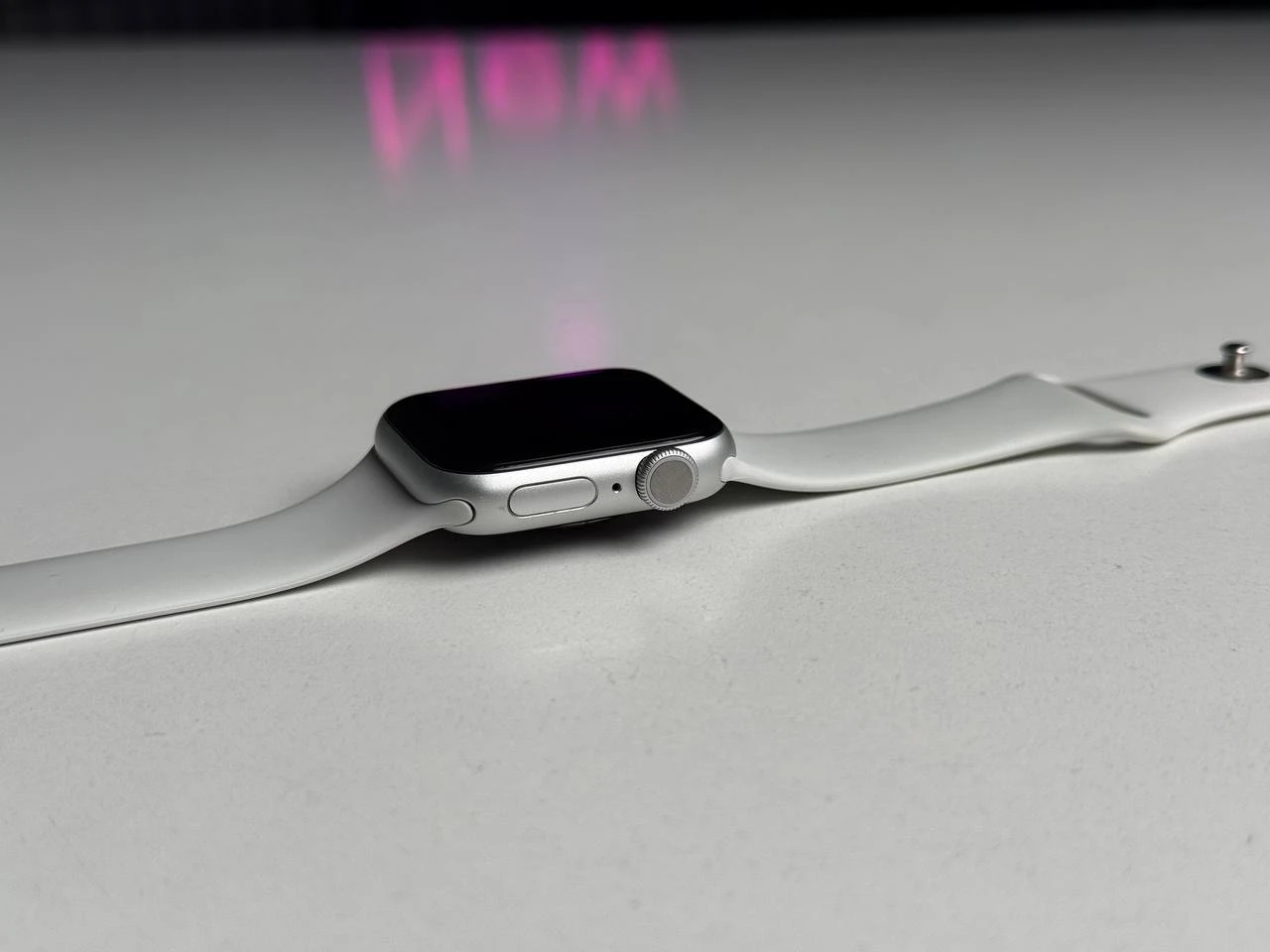 Б/У Apple Watch Series 6 GPS 40mm Silver Aluminum Case with White Sport Band (MG283) - Состояние: хороший | Аккумулятор: 96% | Комплектация: часы, зарядка | Гарантія: 1 мес.