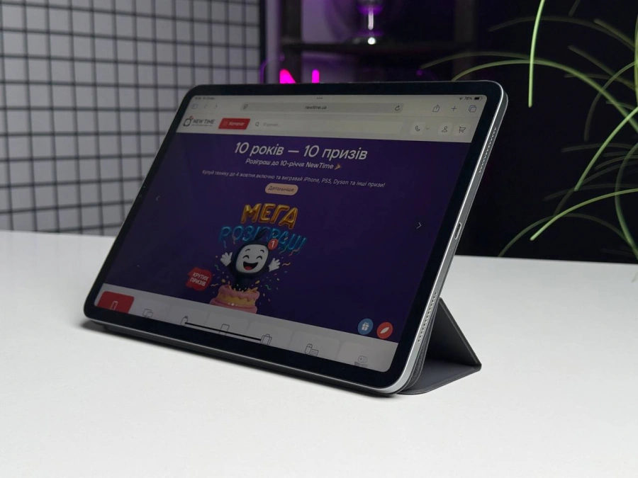 Б/У iPad Pro 11" 2018 Wi-Fi 64GB Space Gray (MTXN2) - Состояние: хорошее | Аккумулятор: 81% | Комплектация: кабель, iPad, чехол | Гарантия: 1 мес.