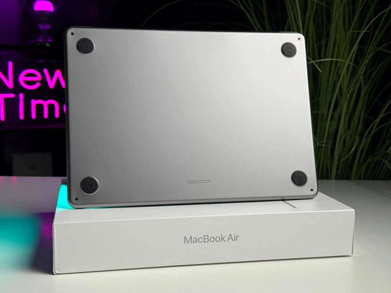 ВЖИВАНИЙ MacBook Air 13.6" Space Gray 2022 (Z15S000D2) - Стан: гарний | Акумулятор: 88% | Комплектація: повний | Гарантія: 3 міс.