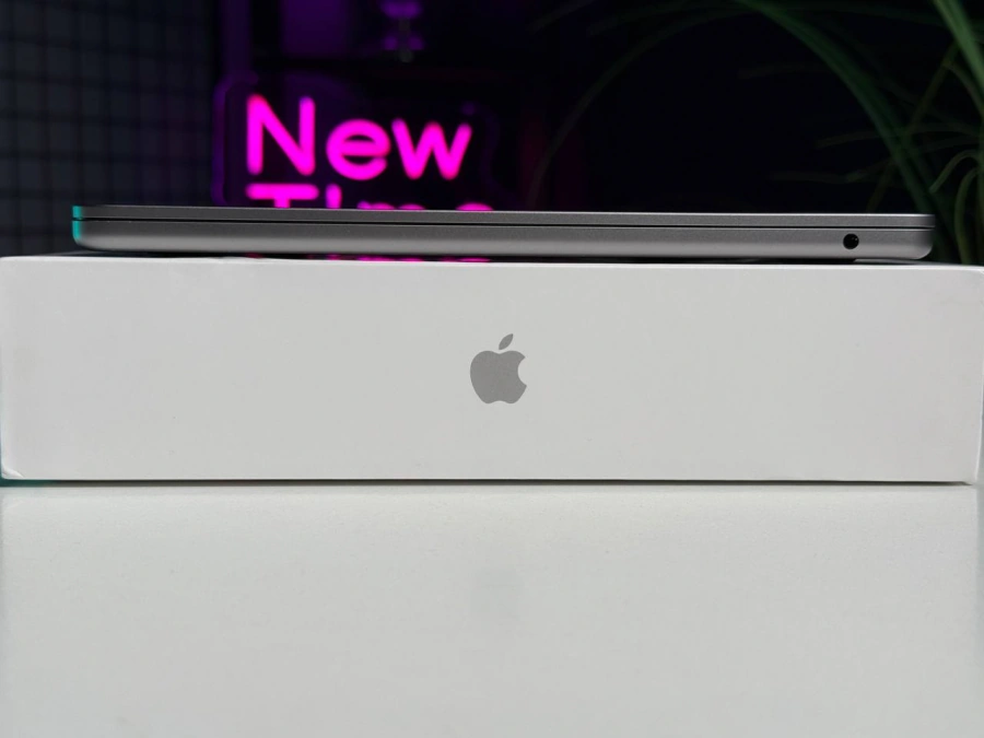 ВЖИВАНИЙ MacBook Air 13.6" Space Gray 2022 (Z15S000D2) - Стан: гарний | Акумулятор: 88% | Комплектація: повний | Гарантія: 3 міс.