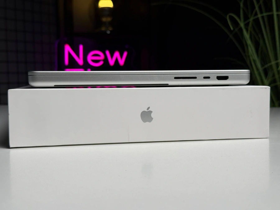 ВЖИВАНИЙ MacBook Pro 16" Silver M1 Pro/16GB/512GB (MK1E3) 2021 | Стан: гарний | Акумулятор: 84% | Гарантія: 3 місяці | Комплект: повний