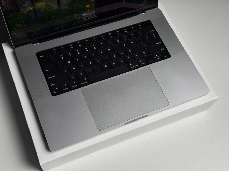 ВЖИВАНИЙ MacBook Pro 16" Silver M1 Pro/16GB/512GB (MK1E3) 2021 | Стан: гарний | Акумулятор: 84% | Гарантія: 3 місяці | Комплект: повний