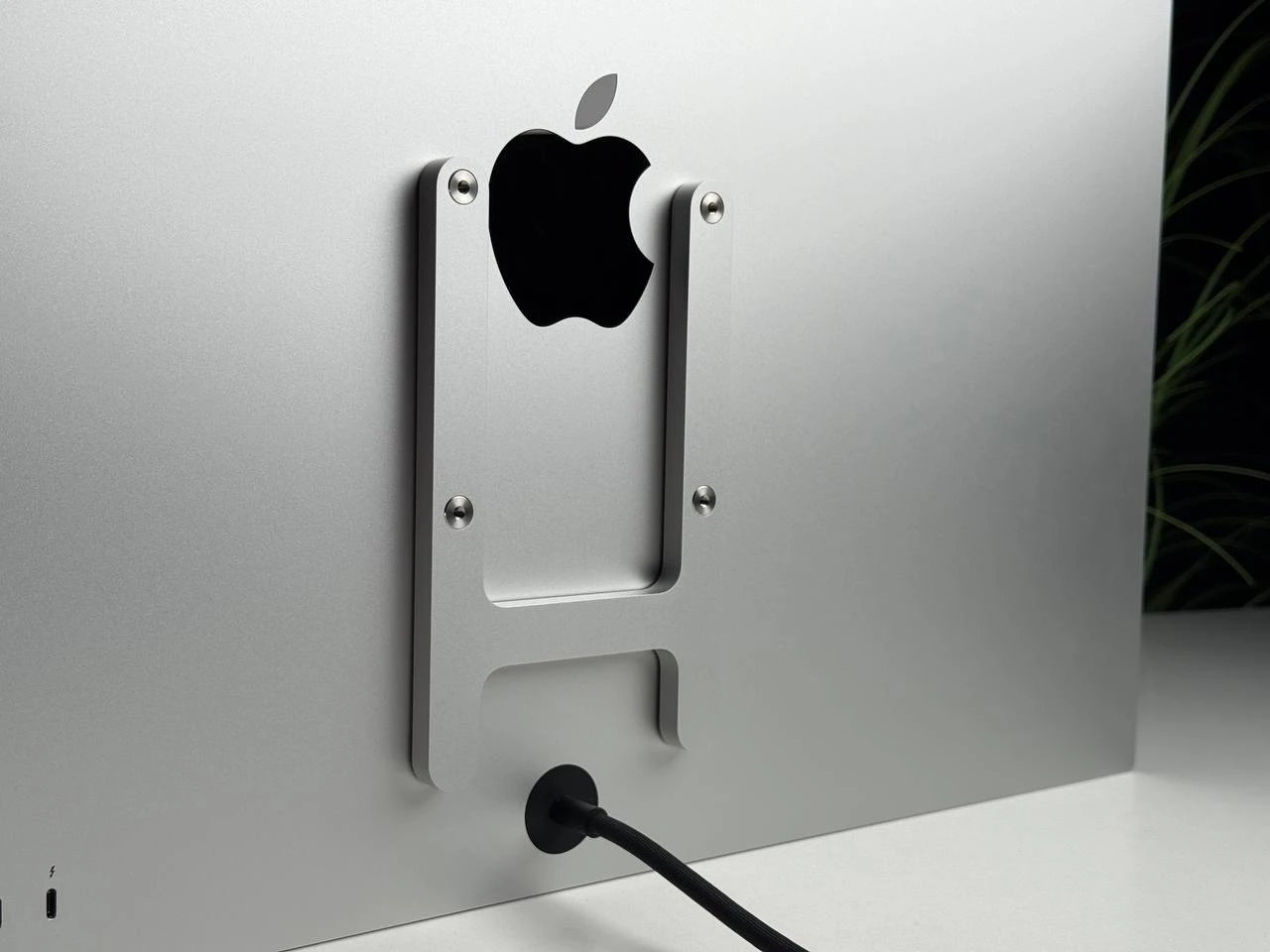 OPEN BOX Монитор Apple Studio Display with VESA Mount Adapter [Standard Glass] (MMYQ3, MYJH3) | Состояние: идеальное | Гарантия: 3 месяца | Комплект: полный
