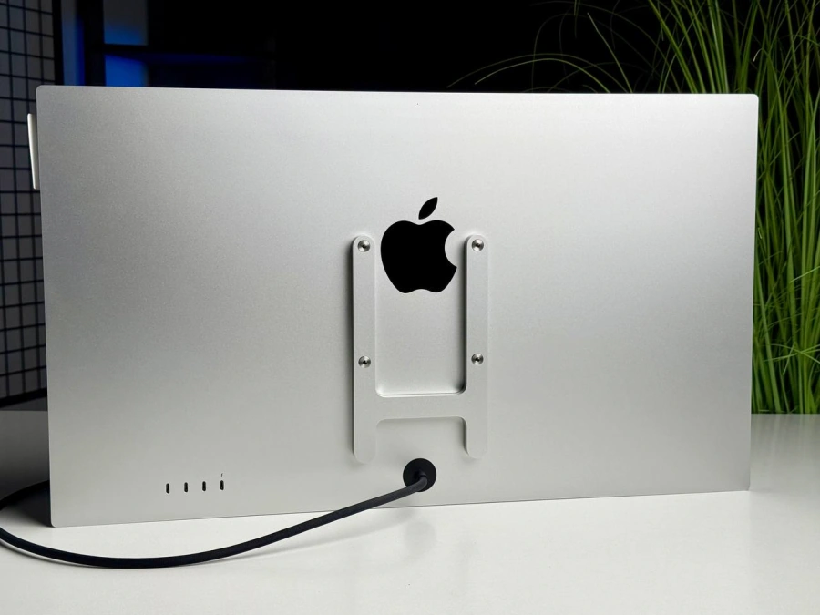OPEN BOX Монітор Apple Studio Display with VESA Mount Adapter [Standard Glass] (MMYQ3, MYJH3) | Стан: ідеальний | Гарантія: 3 місяці | Комплект: повний