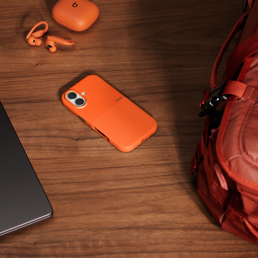 Чехол для iPhone 17 Beats by Dr. Dre Rugged Case with MagSafe and Camera Control – Sierra Orange (MGK14)