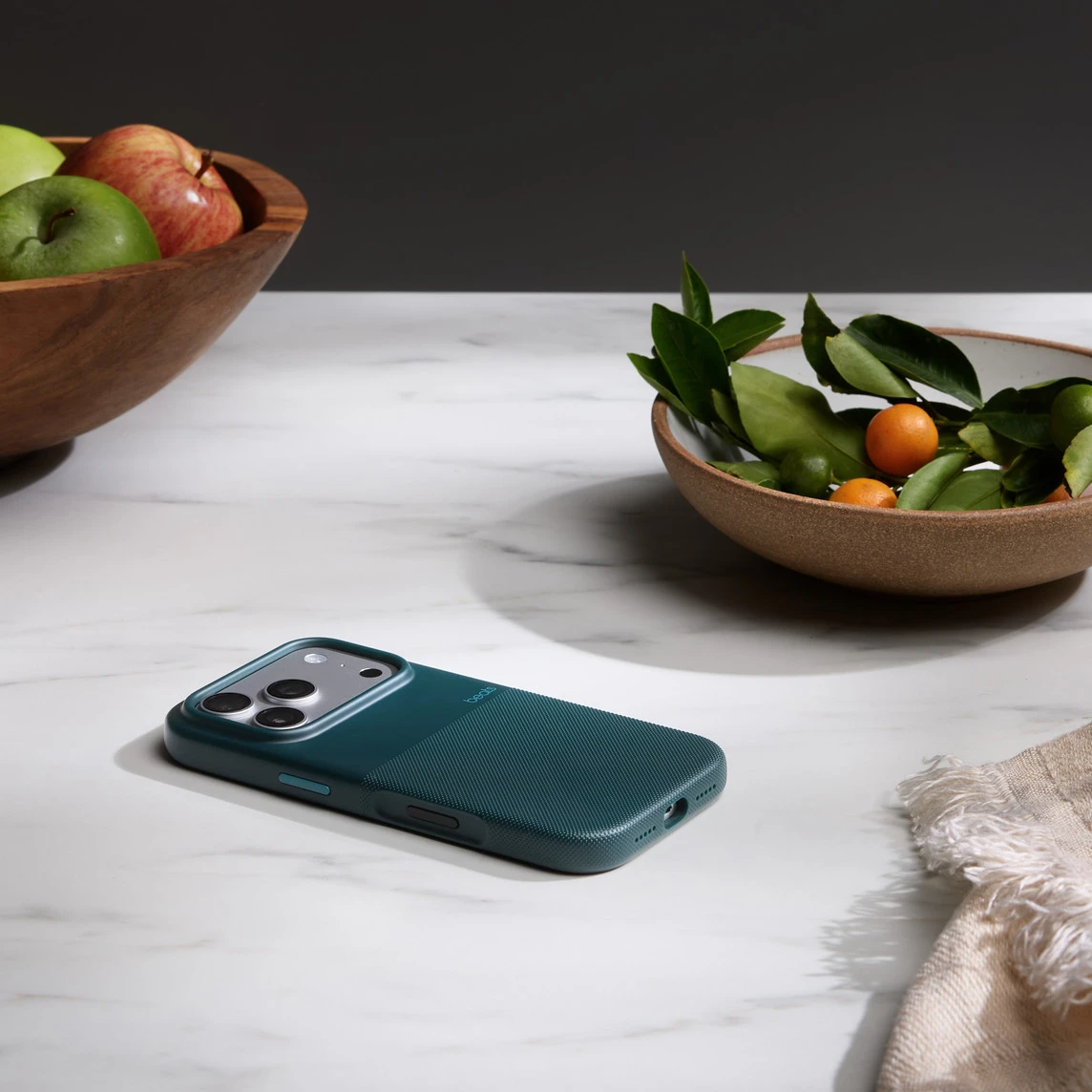 Чохол для iPhone 17 Pro Beats by Dr. Dre Rugged Case with MagSafe and Camera Control – Rocky Blue (MGJN4)