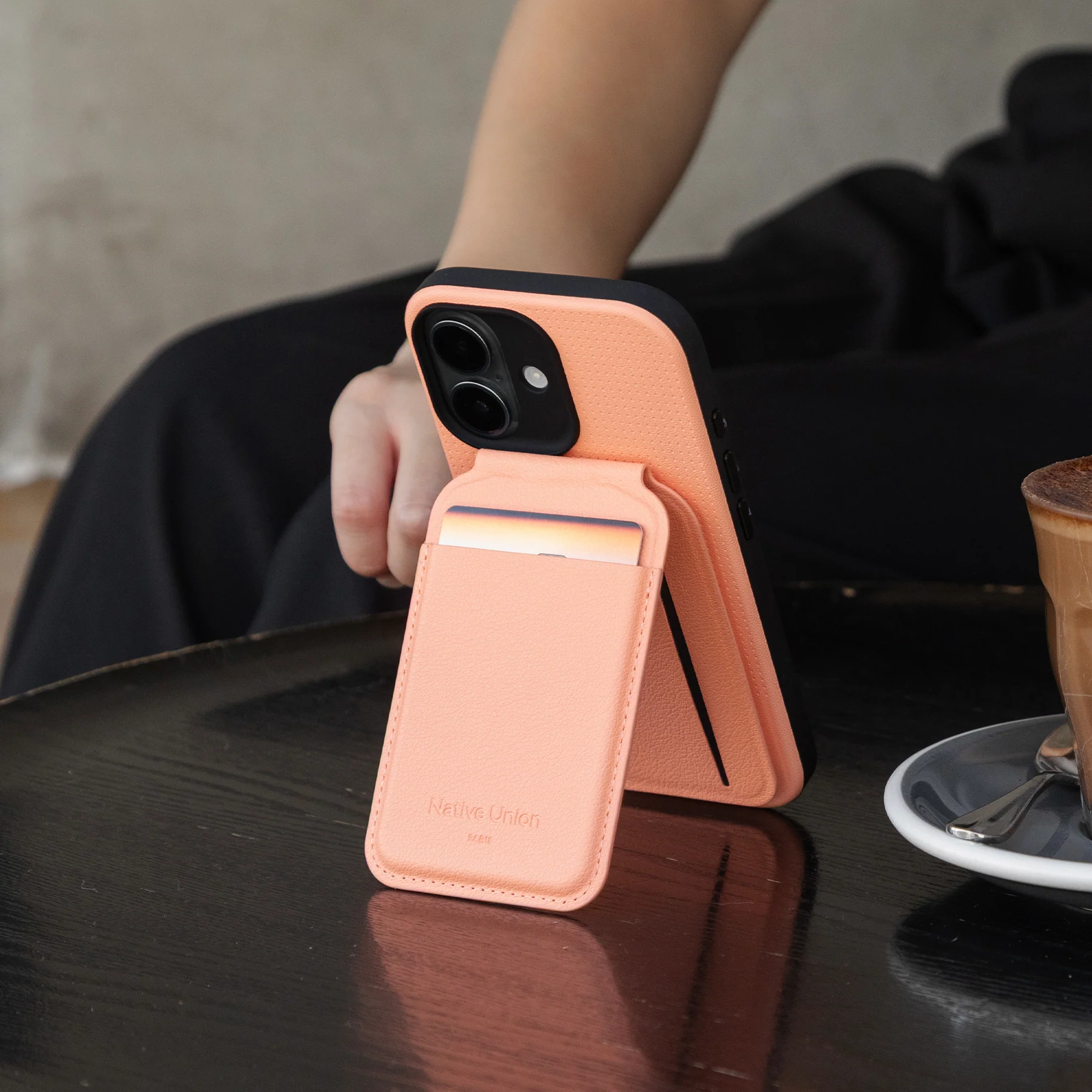 Чехол Native Union Active Case for iPhone 17 Pro - Apricot Crush (ACTCSE-APR-NP25P)