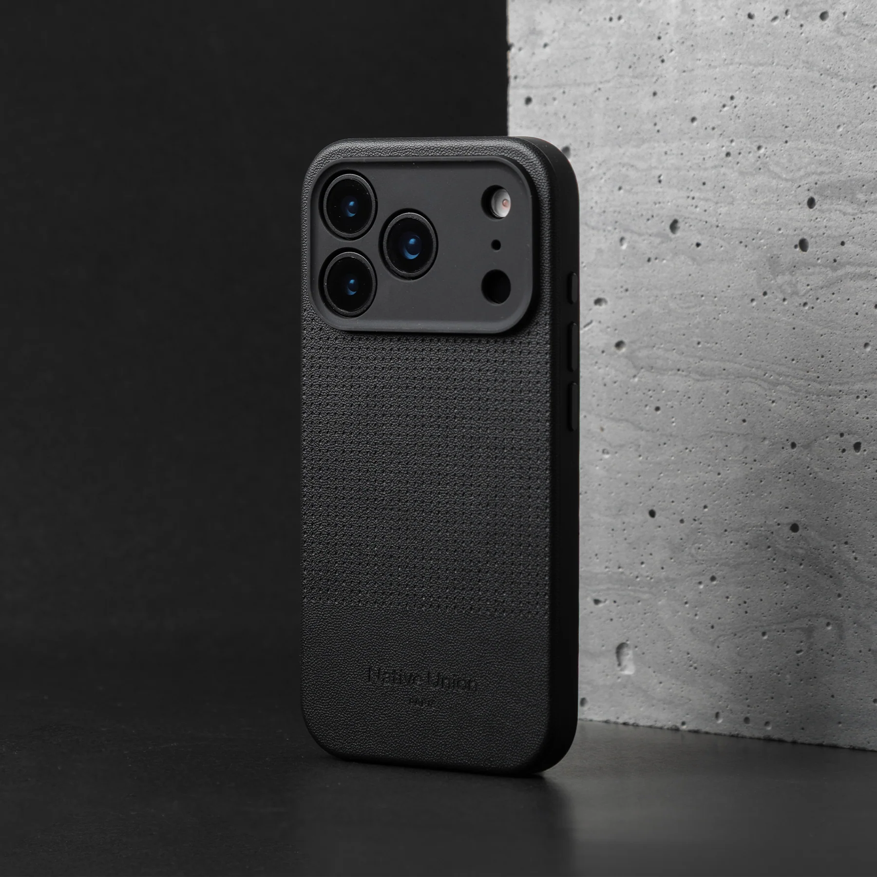 Чехол Native Union Active Case for iPhone 17 Pro - Black (ACTCSE-BLK-NP25P)