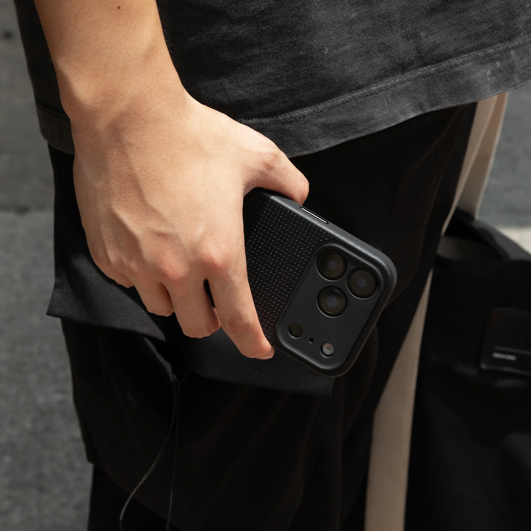 Чехол Native Union Active Case for iPhone 17 Pro Max - Black (ACTCSE-BLK-NP25PM)