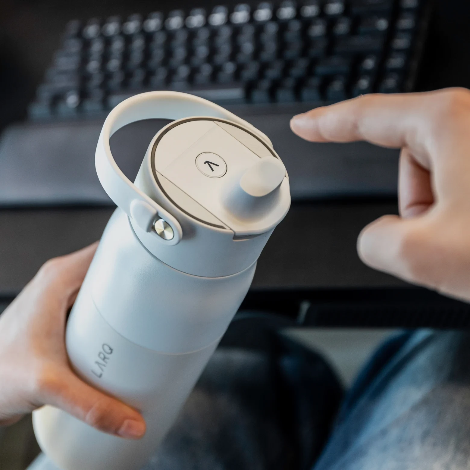 Розумна пляшка для води з функцією очищення LARQ Bottle PureVis 2 - 34 oz/1000ml with Essential Bottle Filter - Granite White