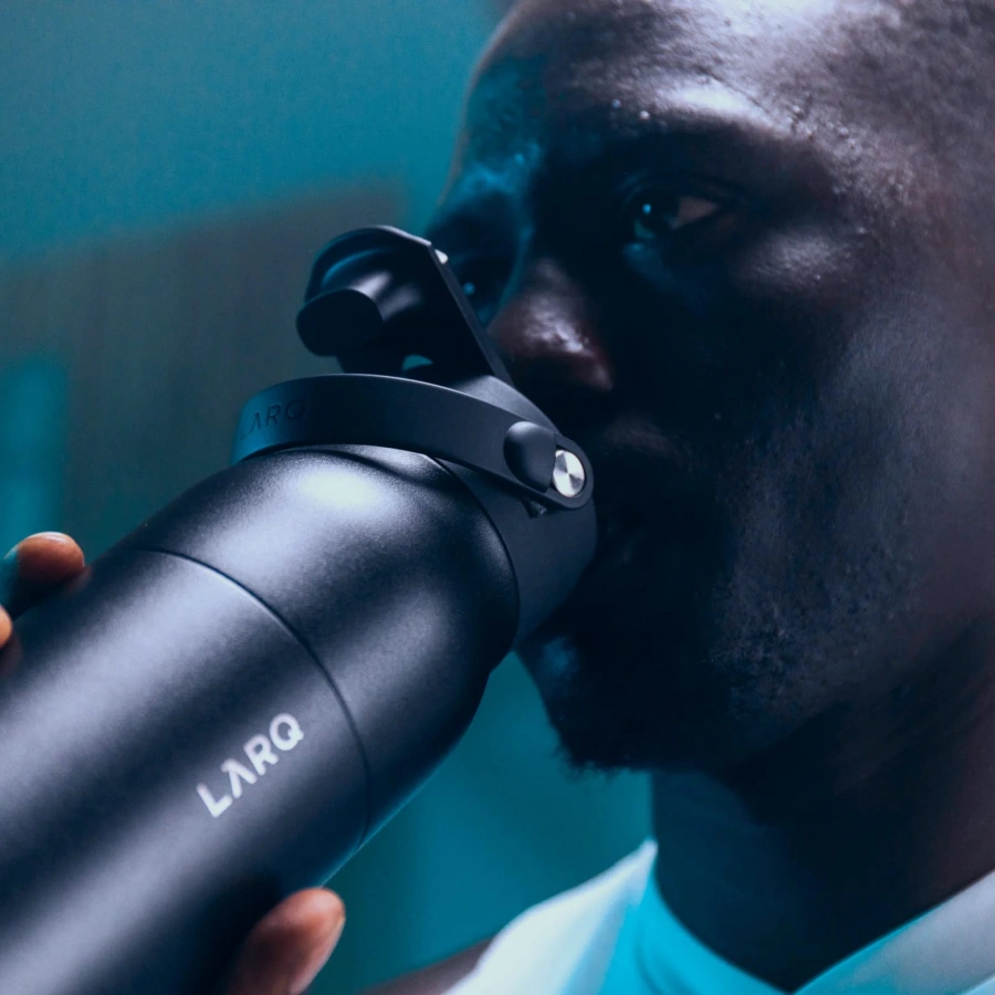 Розумна пляшка для води з функцією очищення LARQ Bottle PureVis 2 - 23 oz/680ml with Essential Bottle Filter - Obsidian Black