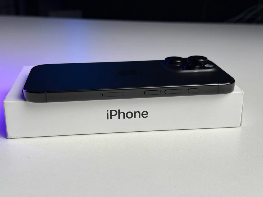 ВИТРИННЫЙ Apple iPhone 16 Pro 256GB Black Titanium (MYNH3) | Состояние: хорошее | Аккумулятор: 100% (11 циклов) | Гарантия: 6 месяцев | Комплект: полный