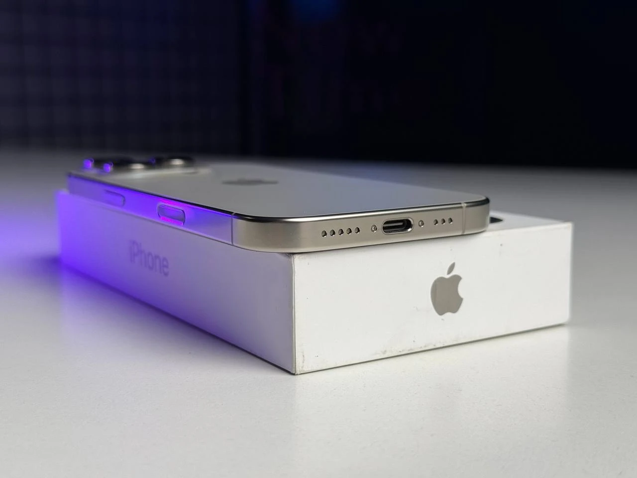 ВІТРИННИЙ Apple iPhone 16 Pro 256GB Natural Titanium (MYNL3) | Стан: гарний | Акумулятор: 100% | Гарантія: 6 місяців | Комплект: повний