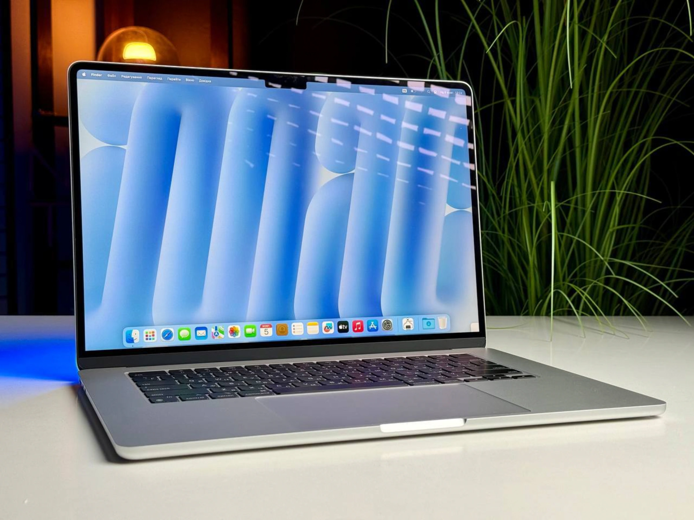 ВІТРИННИЙ MacBook Air 15" M3/8CPU/10GPU/8GB/256GB Silver 2024 (MRYP3) - Стан: гарний | Акумулятор: 100% | Комплектація: повний, без коробки | Гарантія: 3 міс.