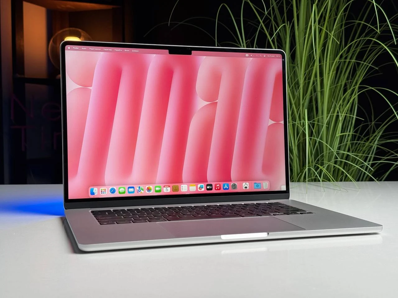 ВІТРИННИЙ MacBook Air 15" M3/8CPU/10GPU/8GB/256GB Silver 2024 (MRYP3) - Стан: гарний | Акумулятор: 100% | Комплектація: повний, без коробки | Гарантія: 3 міс.