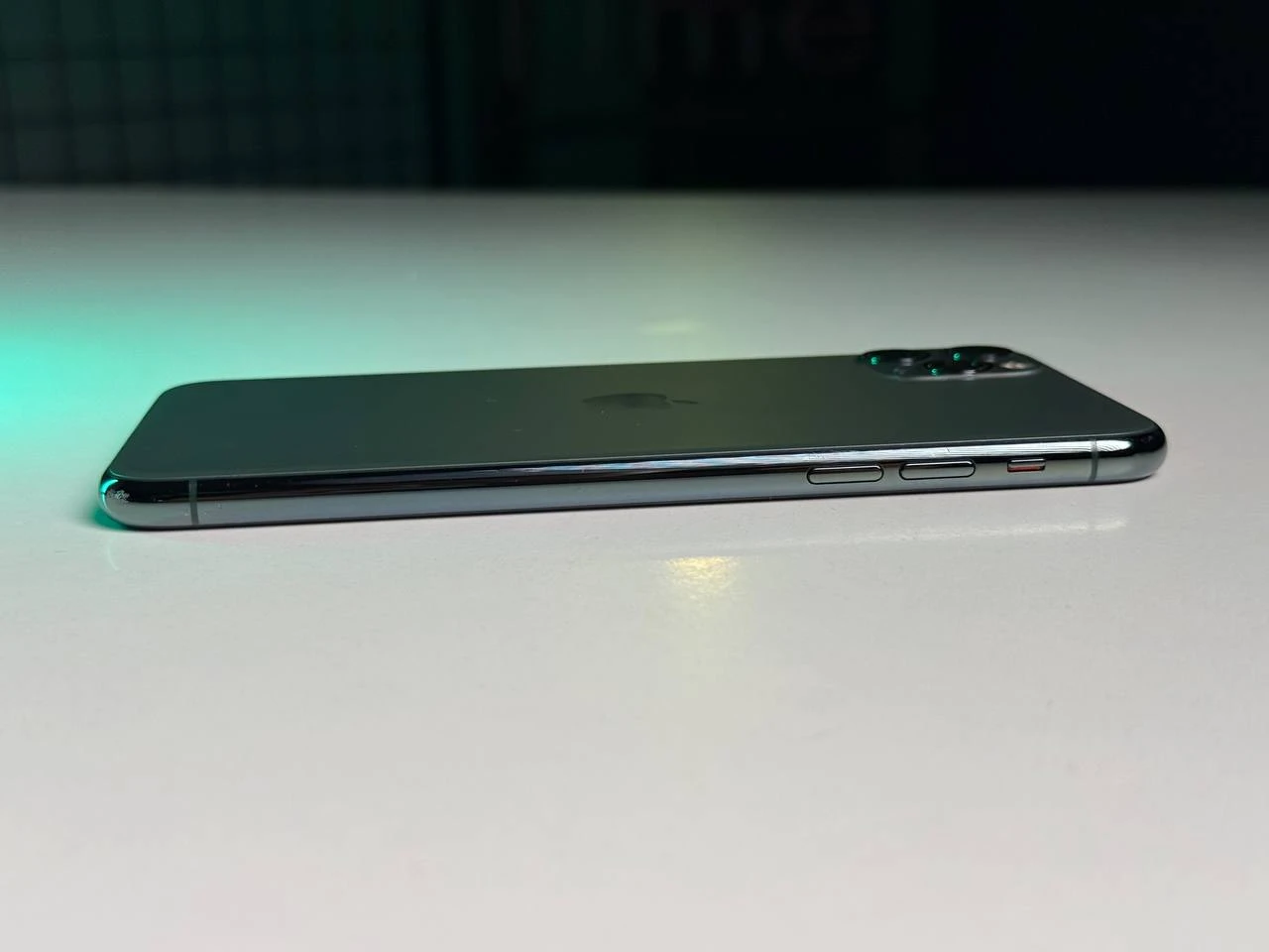 ВЖИВАНИЙ Apple iPhone 11 Pro Max 512GB Midnight Green (MWHC2) - Стан: гарний | Акумулятор: 100% | Комплектація: iPhone, кабель | Гарантія: 3 міс.