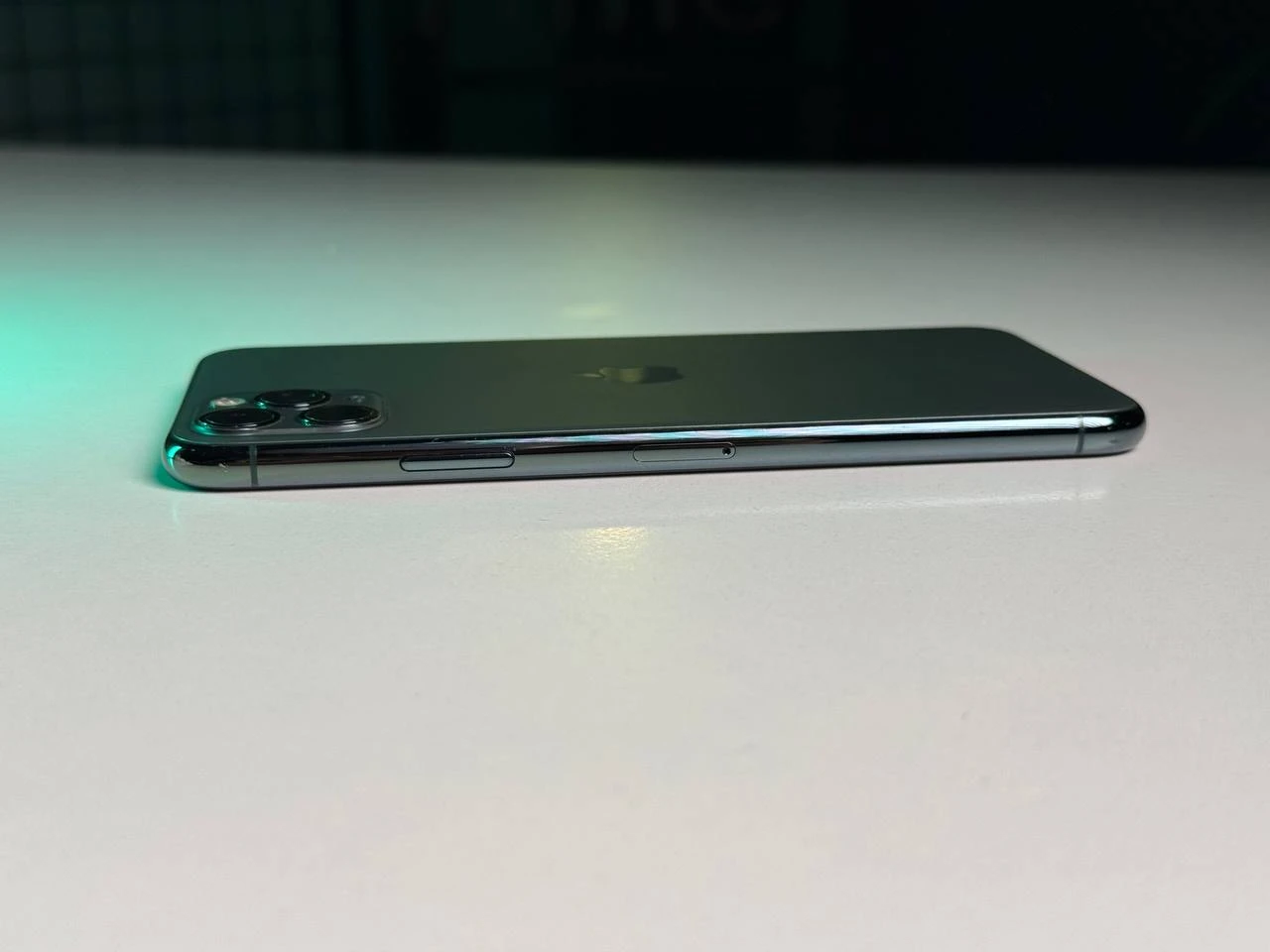 ВЖИВАНИЙ Apple iPhone 11 Pro Max 512GB Midnight Green (MWHC2) - Стан: гарний | Акумулятор: 100% | Комплектація: iPhone, кабель | Гарантія: 3 міс.