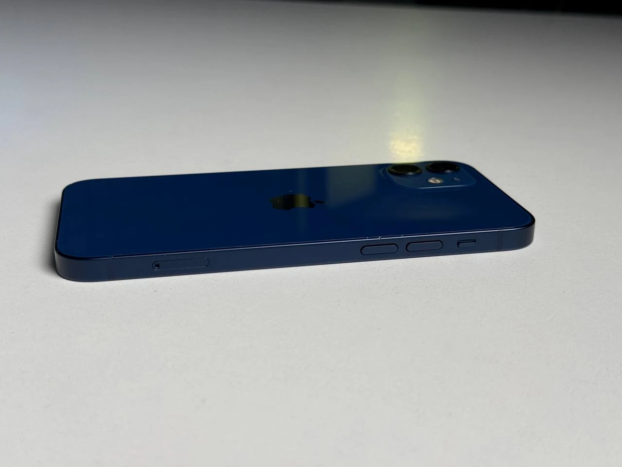 ВЖИВАНИЙ Apple iPhone 12 128GB Blue (MGHF3, MGJE3) - Стан: гарний | Акумулятор: 85% | Комплектація: iPhone, кабель | Гарантія: 3 міс.