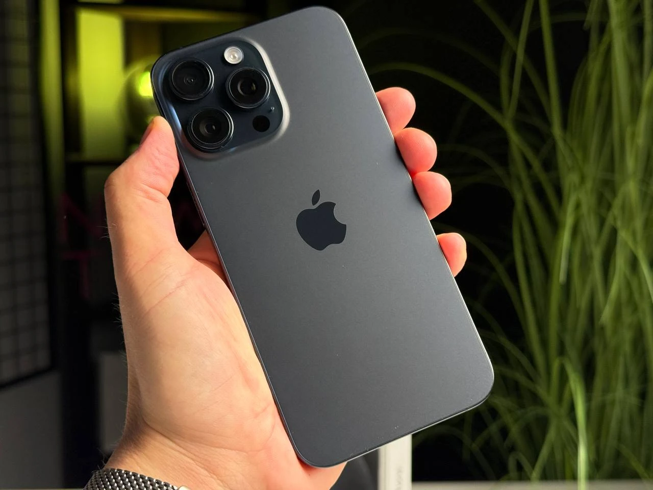 ВЖИВАНИЙ Apple iPhone 15 Pro Max 512GB Blue Titanium (MU7F3) - Стан: гарний | Акумулятор: 87% | Комплектація: повний | Гарантія: 3 міс.