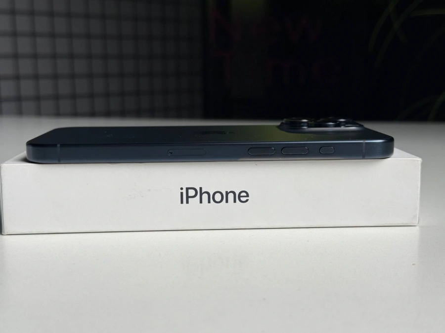 ВЖИВАНИЙ Apple iPhone 15 Pro Max 512GB Blue Titanium (MU7F3) - Стан: гарний | Акумулятор: 87% | Комплектація: повний | Гарантія: 3 міс.