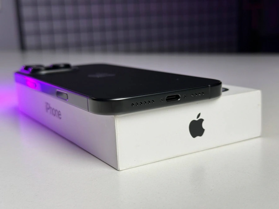 ВЖИВАНИЙ Apple iPhone 16 Pro Max 256GB Black Titanium (MYWV3) - Стан: гарний | Акумулятор: 93% | Комплектація: iPhone, кабель | Гарантія: 1 міс.