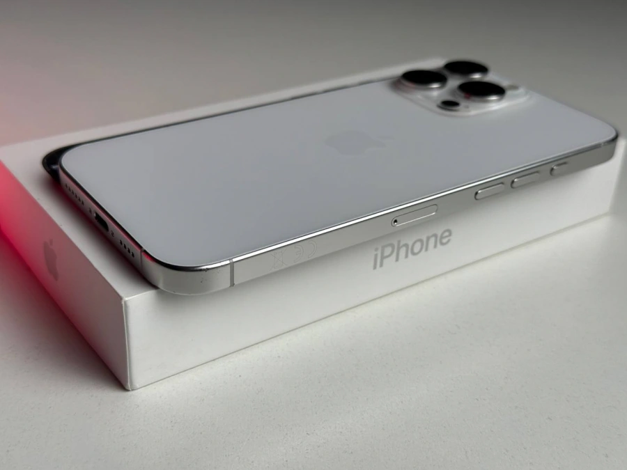 Б/У Apple iPhone 16 Pro Max 256GB White Titanium (MYWW3) - Состояние: хороший | Аккумулятор: 100% | Комплектация: полный | Гарантія: 3 мес.
