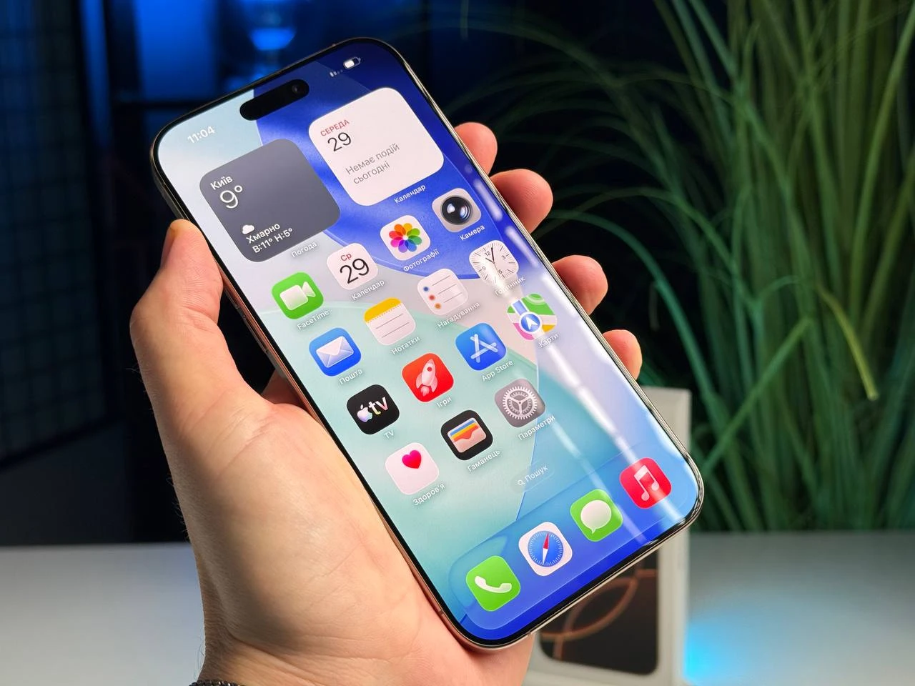 ВЖИВАНИЙ Apple iPhone 16 Pro Max 512GB Desert Titanium (MYX23) - Стан: гарний | Акумулятор: 100% | Комплектація: повний | Гарантія: 3 міс.