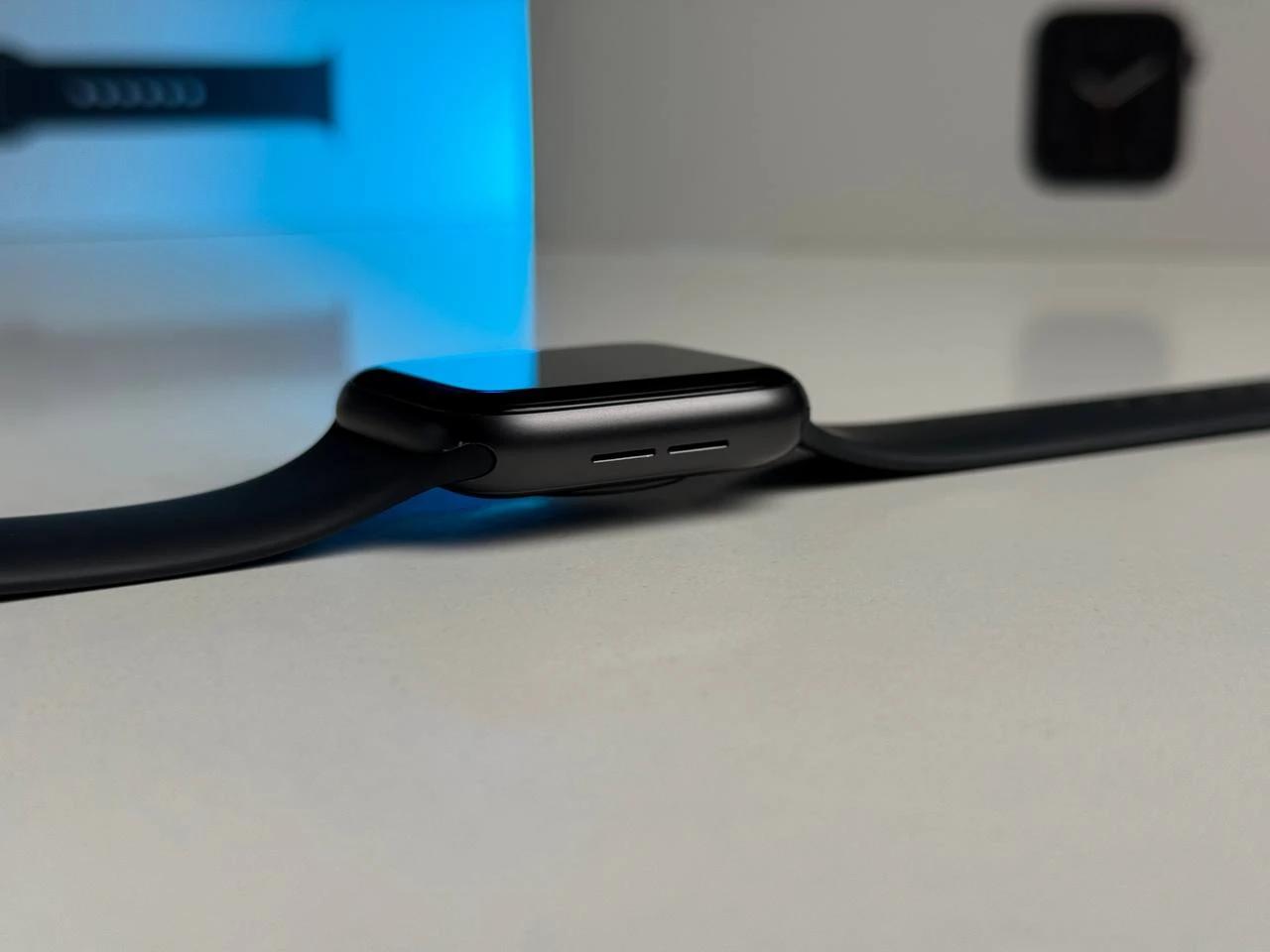 ВЖИВАНИЙ Apple Watch SE GPS 44mm Space Gray Aluminum Case with Black Sport Band (MYDT2) - Стан: гарний | Акумулятор: 99% | Комплектація: повний | Гарантія: 3 міс.