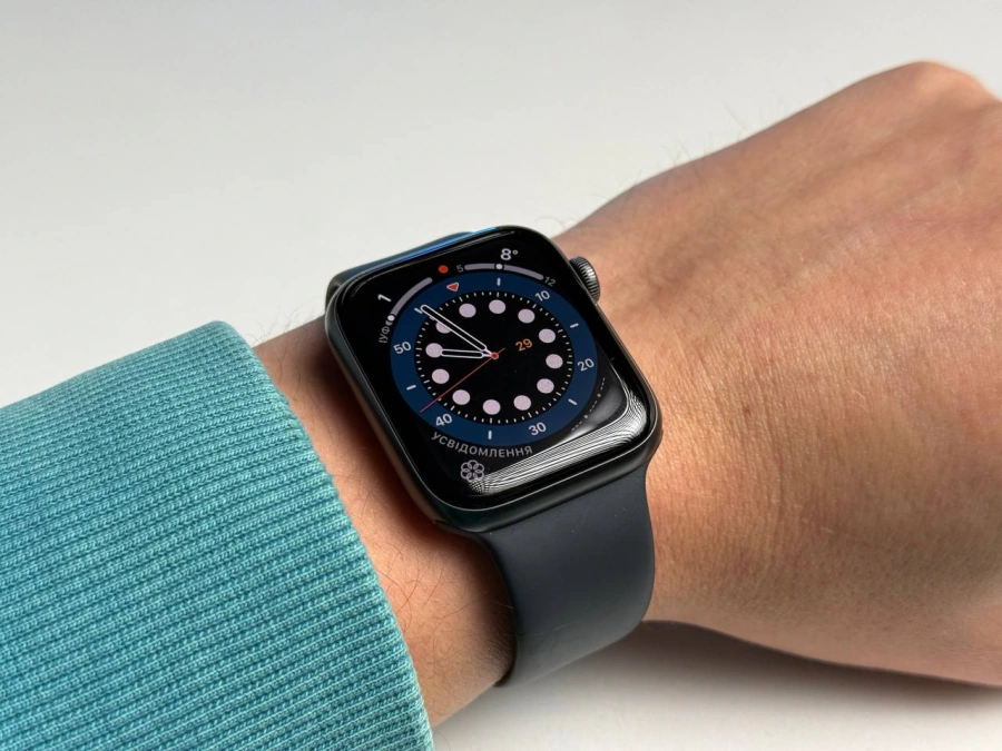 Б/У Apple Watch SE GPS 44mm Space Gray Aluminum Case with Black Sport Band (MYDT2) - Состояние: хорошее | Аккумулятор: 99% | Комплектация: полный | Гарантия: 3 мес.