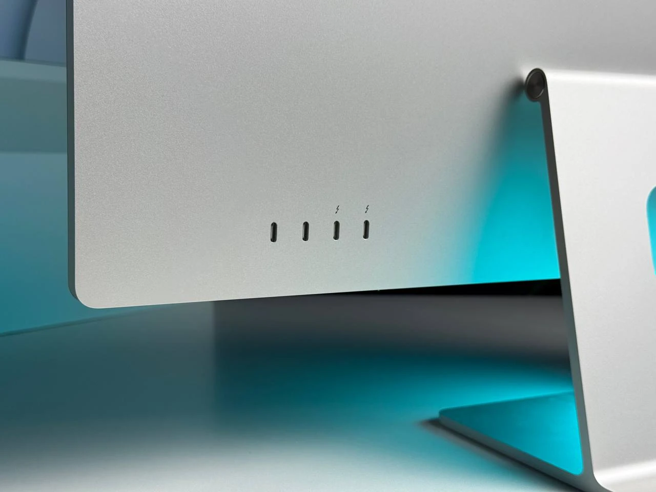 ВЖИВАНИЙ iMac 24" 4.5K Retina display Silver M1/16GB/1TB (Z12Q000NV) 2021 - Стан: гарний | Комплектація: повний | Гарантія: 3 міс.