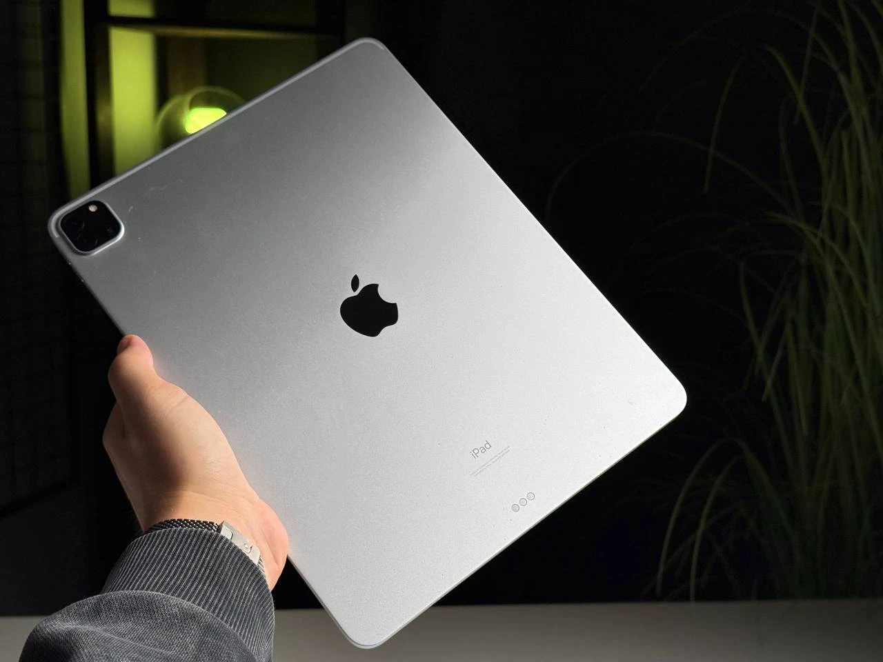 ВЖИВАНИЙ iPad Pro 12.9" 2021 Wi-Fi 128GB Silver (MHNG3) - Стан: гарний | Акумулятор: 75% | Комплектація: iPad, кабель | Гарантія: 3 міс.