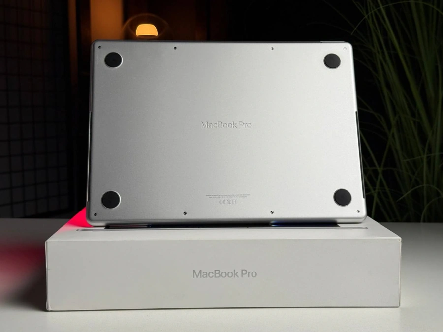 ВЖИВАНИЙ MacBook Pro 14" Silver (MKGR3) 2021 - Стан: гарний | Акумулятор: 87% | Комплектація: повний | Гарантія: 3 міс.