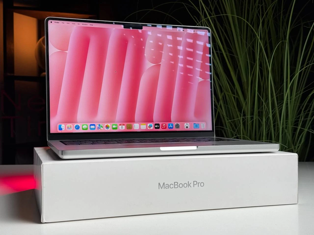 ВЖИВАНИЙ MacBook Pro 14" Silver (MKGR3) 2021 - Стан: гарний | Акумулятор: 87% | Комплектація: повний | Гарантія: 3 міс.