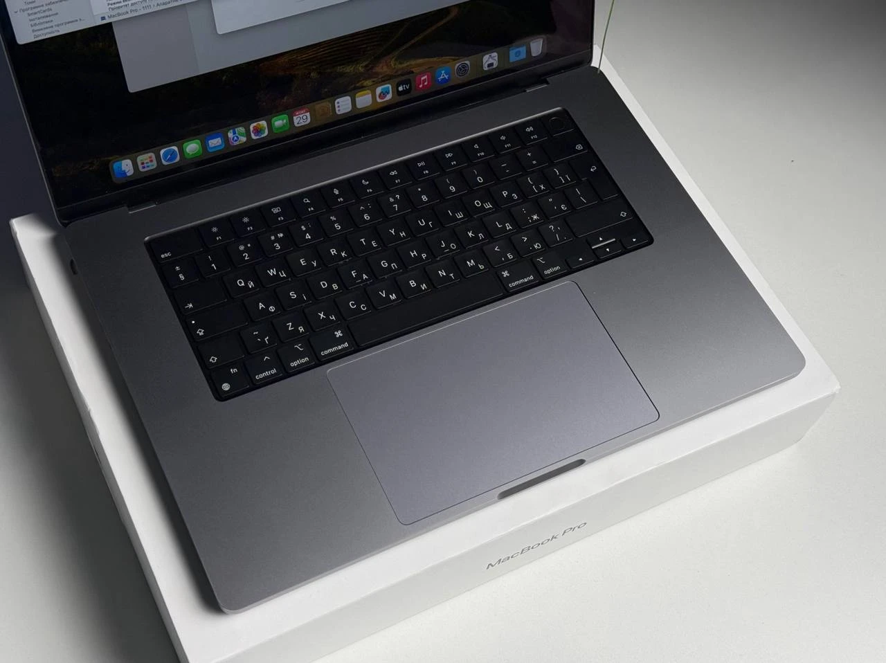 ВЖИВАНИЙ MacBook Pro 16" M1 Max/32GB/2TB Space Gray (Z14W0010C) - Стан: гарний | Акумулятор: 89% | Комплектація: повний | Гарантія: 3 міс.