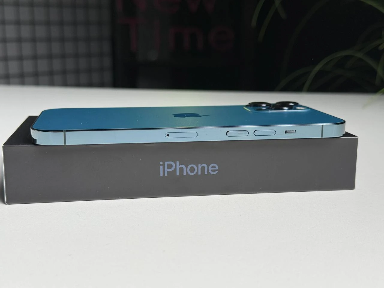 ВЖИВАНИЙ Apple iPhone 12 Pro Max 256GB Pacific Blue (MGCN3, MGDF3) - Стан: задовільний | Акумулятор: 100% | Комплектація: повний | Гарантія: 3 міс.