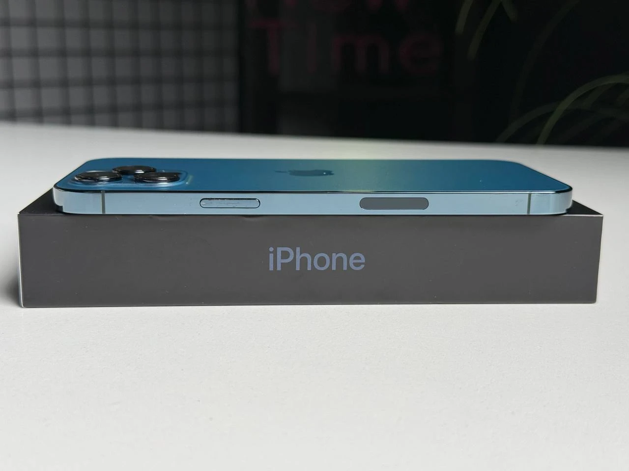 ВЖИВАНИЙ Apple iPhone 12 Pro Max 256GB Pacific Blue (MGCN3, MGDF3) - Стан: задовільний | Акумулятор: 100% | Комплектація: повний | Гарантія: 3 міс.