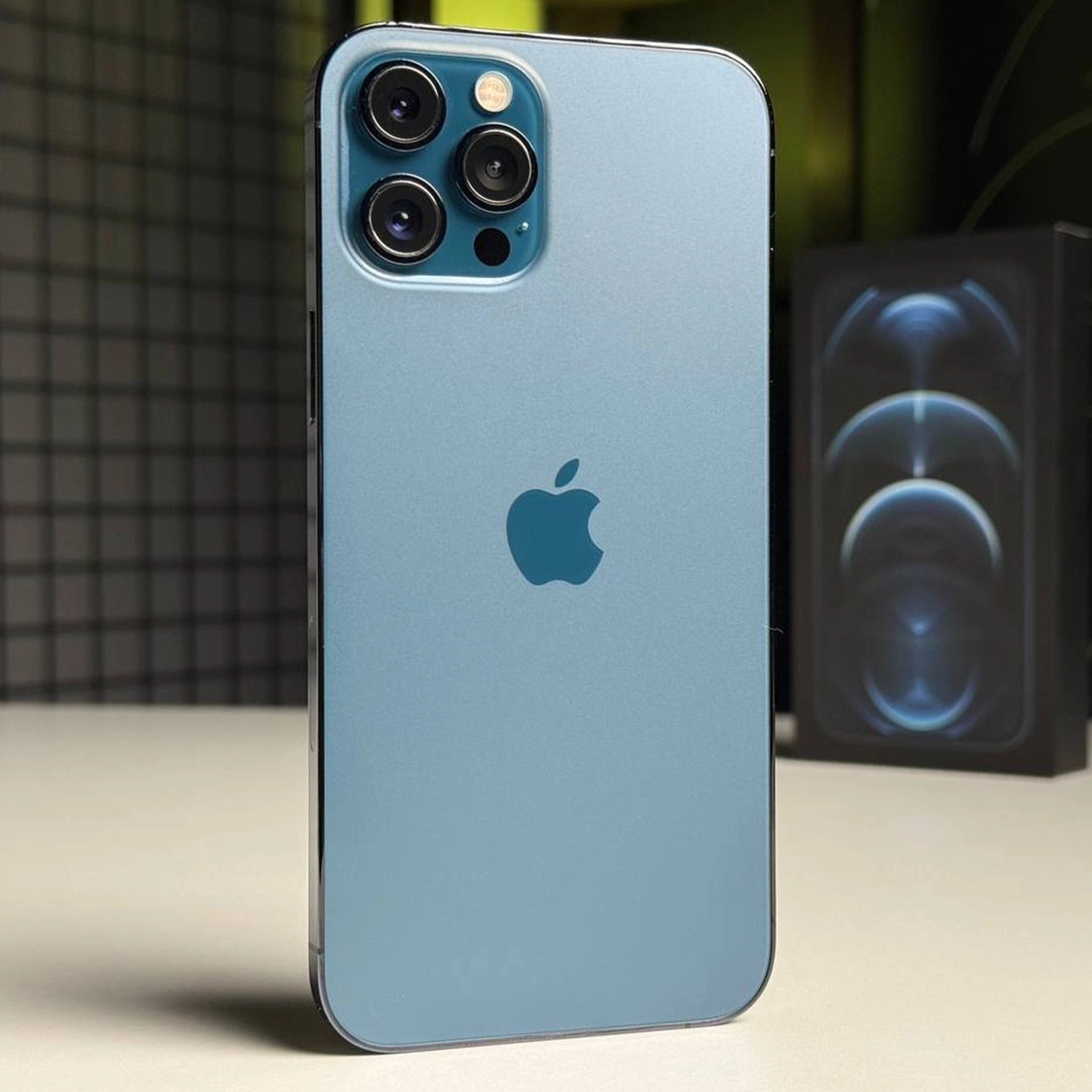 ВЖИВАНИЙ Apple iPhone 12 Pro Max 256GB Pacific Blue (MGCN3, MGDF3) - Стан: задовільний | Акумулятор: 100% | Комплектація: повний | Гарантія: 3 міс.