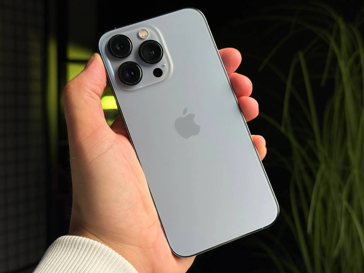 ВЖИВАНИЙ Apple iPhone 13 Pro 256GB Sierra Blue (MLU03, MLVP3) - Стан: гарний | Акумулятор: 100% | Комплектація: повний | Гарантія: 3 міс.