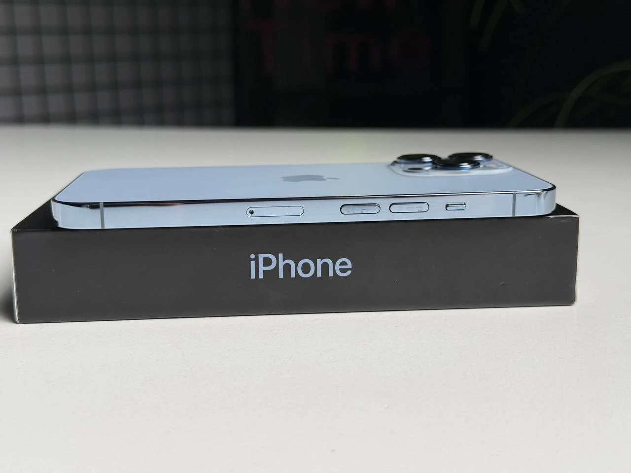 ВЖИВАНИЙ Apple iPhone 13 Pro 256GB Sierra Blue (MLU03, MLVP3) - Стан: гарний | Акумулятор: 100% | Комплектація: повний | Гарантія: 3 міс.