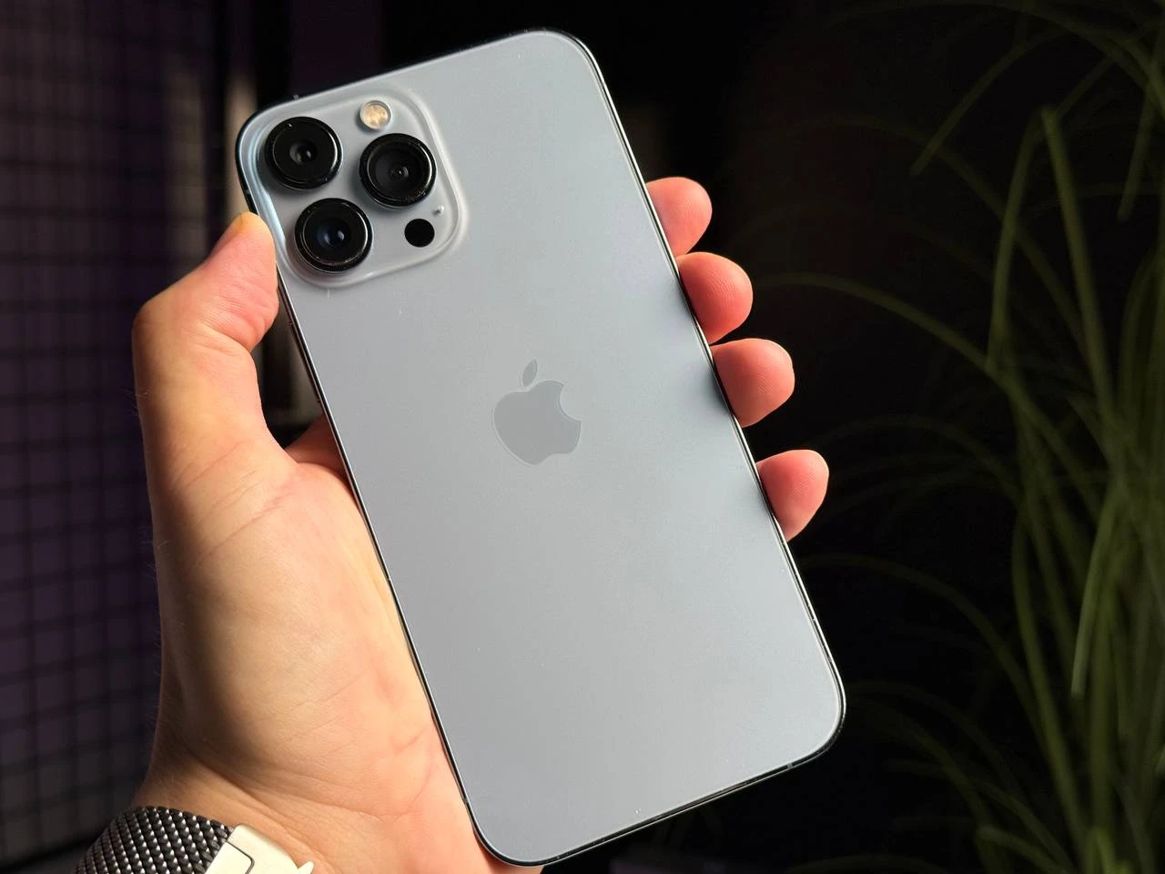 ВЖИВАНИЙ Apple iPhone 13 Pro Max 256GB Sierra Blue (MLKV3, MLLE3) - Стан: задовільний | Акумулятор: 100% | Комплектація: повний | Гарантія: 3 міс.