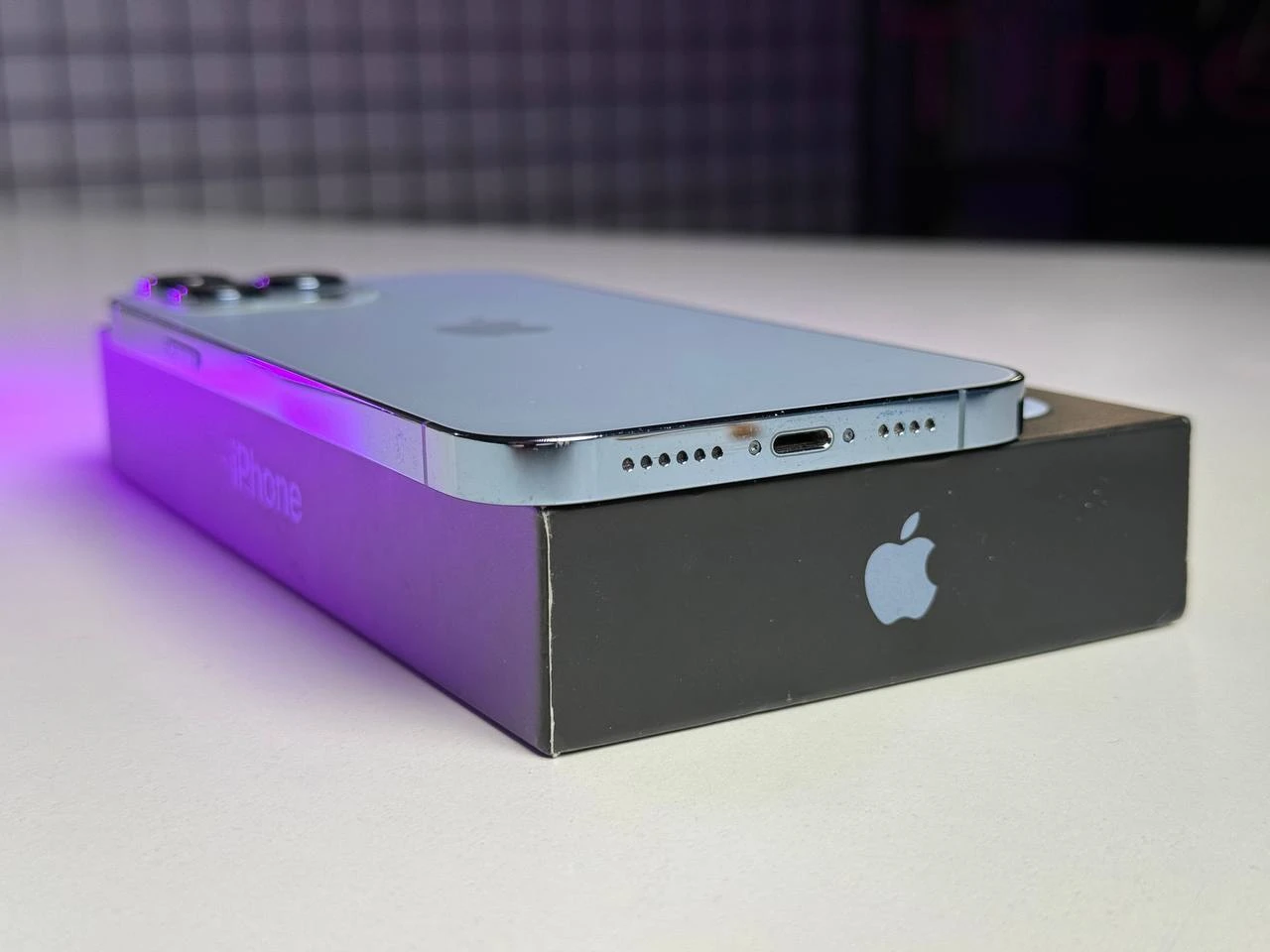 ВЖИВАНИЙ Apple iPhone 13 Pro Max 256GB Sierra Blue (MLKV3, MLLE3) - Стан: задовільний | Акумулятор: 100% | Комплектація: повний | Гарантія: 3 міс.