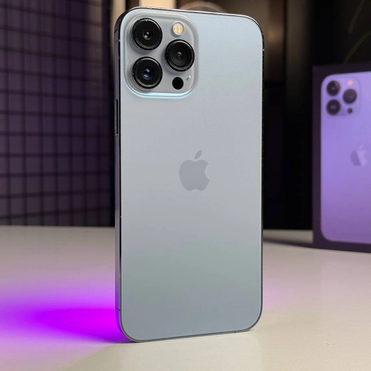 ВЖИВАНИЙ Apple iPhone 13 Pro Max 256GB Sierra Blue (MLKV3, MLLE3) - Стан: задовільний | Акумулятор: 100% | Комплектація: повний | Гарантія: 3 міс.