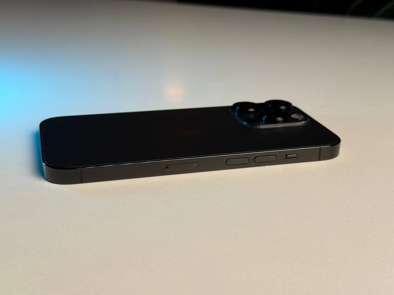 ВЖИВАНИЙ Apple iPhone 14 Pro 1TB Space Black (MQ2G3) - Стан: гарний | Акумулятор: 100% | Комплектація: iPhone, кабель | Гарантія: 3 міс.